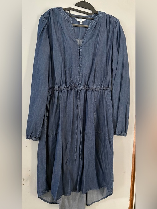 Time and Tru Dresses & Skirts - Time and Tru Denim-Tone Button Shirt